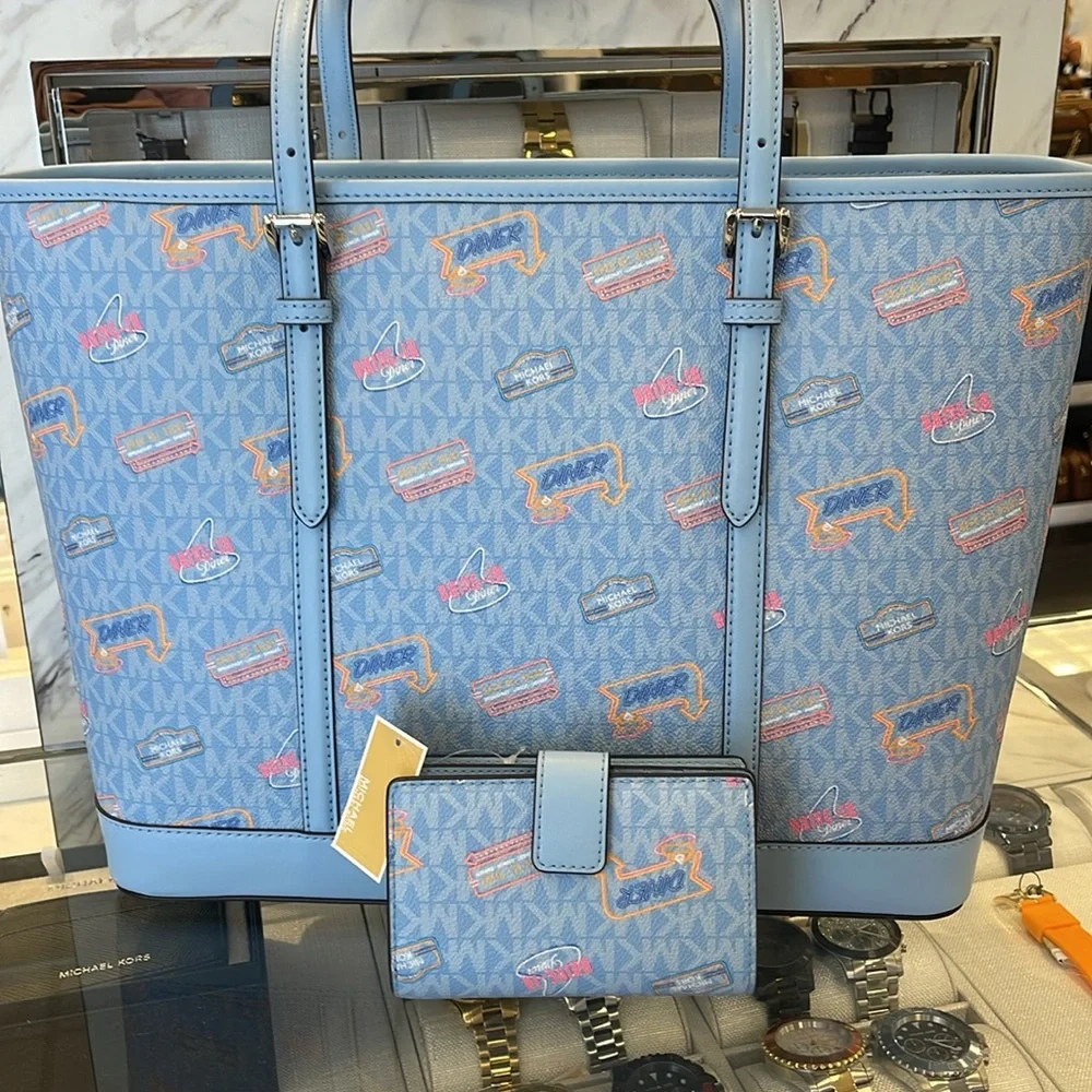 MICHAEL KORS JST Lg Printed  Logo Tote Bag & MK JST Md Prntd Logo Bi-Fold Wallet - Picture 11 of 16